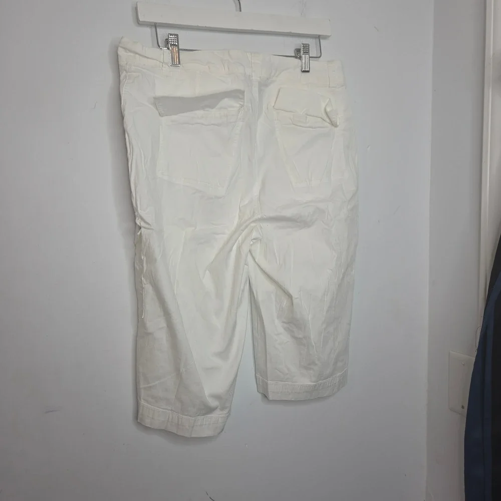 Ashley Stewart White Cargo Shorts Womens 14 Stretch Cotton Utility Knee Length